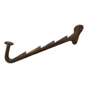 Staggered coat hook